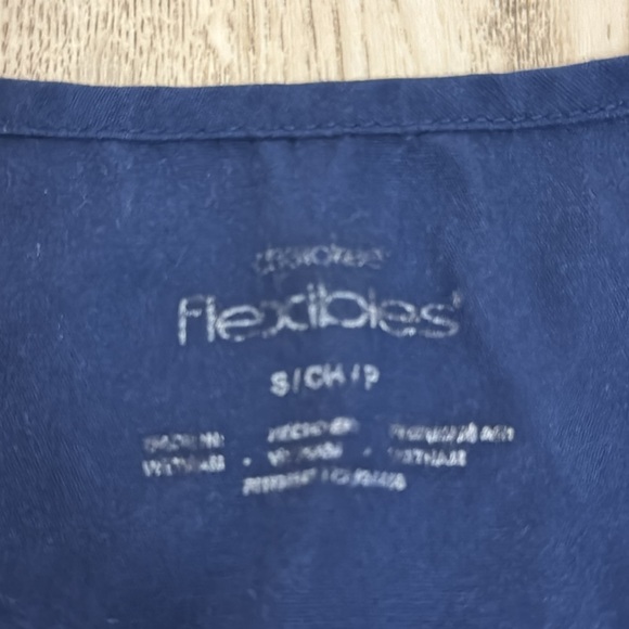 Cherokee women’s flexibles navy small maternity scrub top - Picture 2 of 3